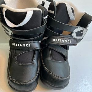 Defiant snowboard boots